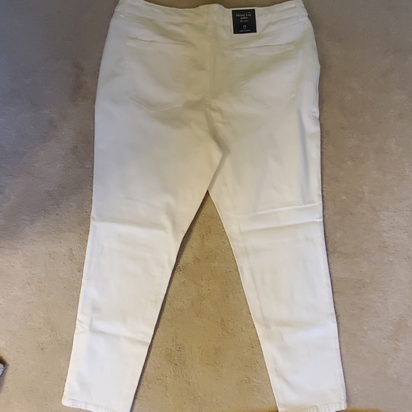 White Pants - Picture 4 of 4